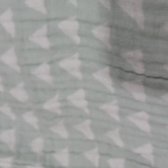 4 Muslin Blankets 3 Aden + Anais 1 with no tag - Picture 2 of 5